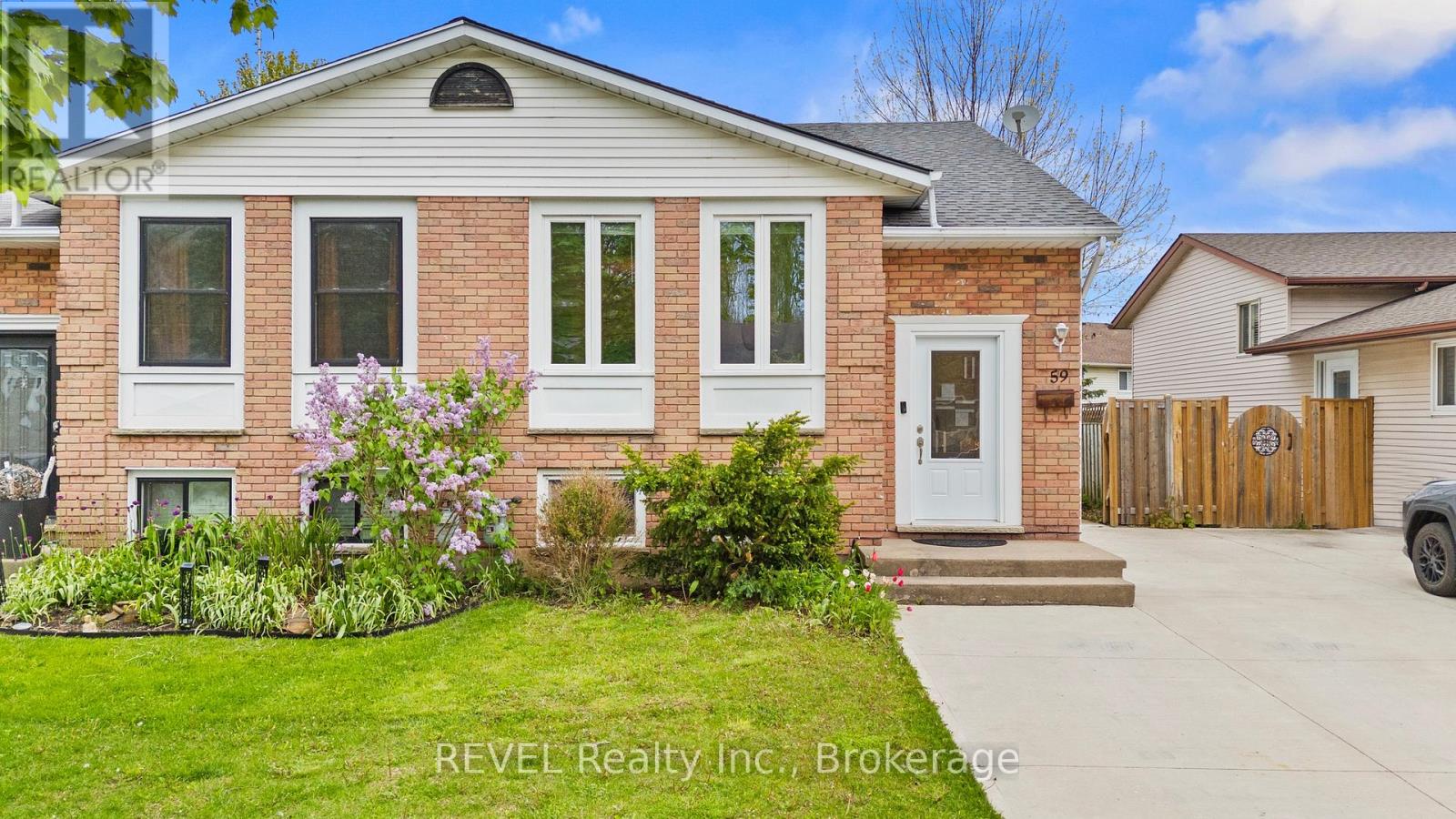 Semi-Detached/Link at 59 TERRACE AVENUE, Welland (Broadway)