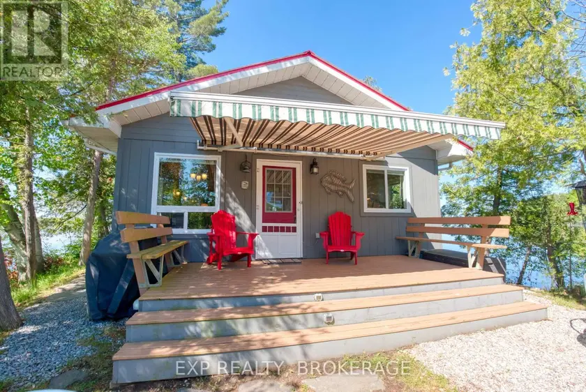 Detached at 832 SHARBOT LAKE, Frontenac