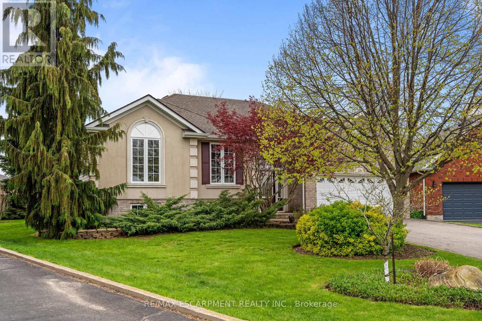 Detached at 16 MACPHERSON DRIVE, Brant