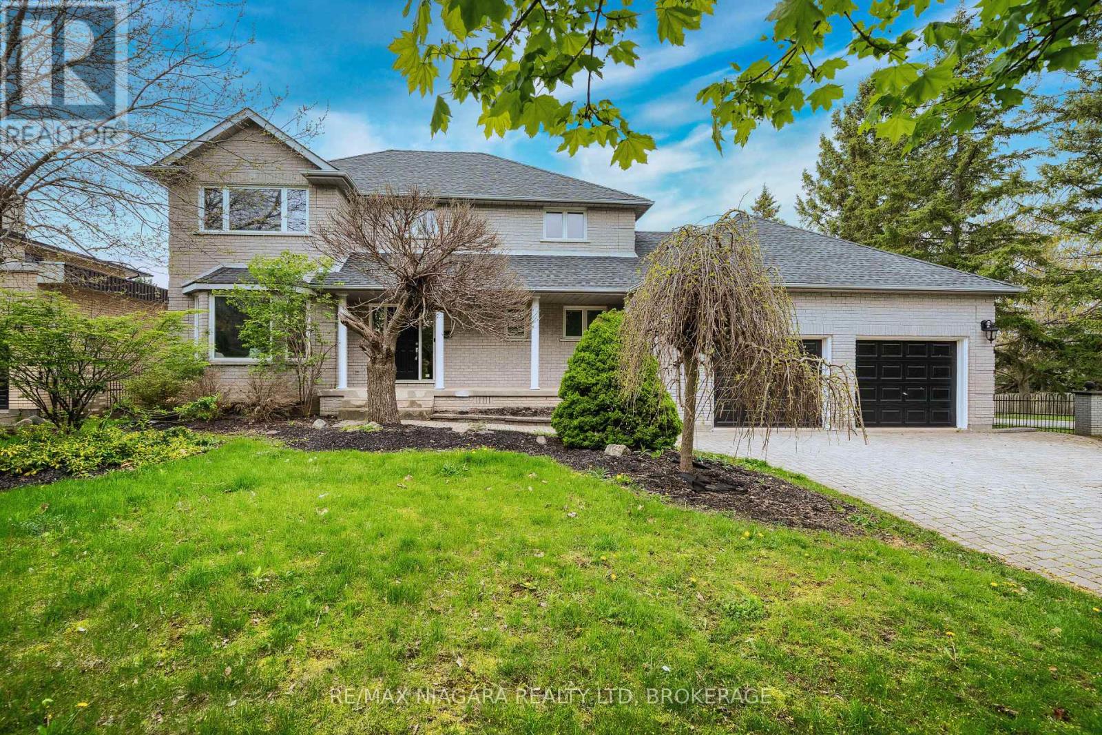Detached at 2 MCCLURE CRESCENT, Thorold (Confederation Heights)