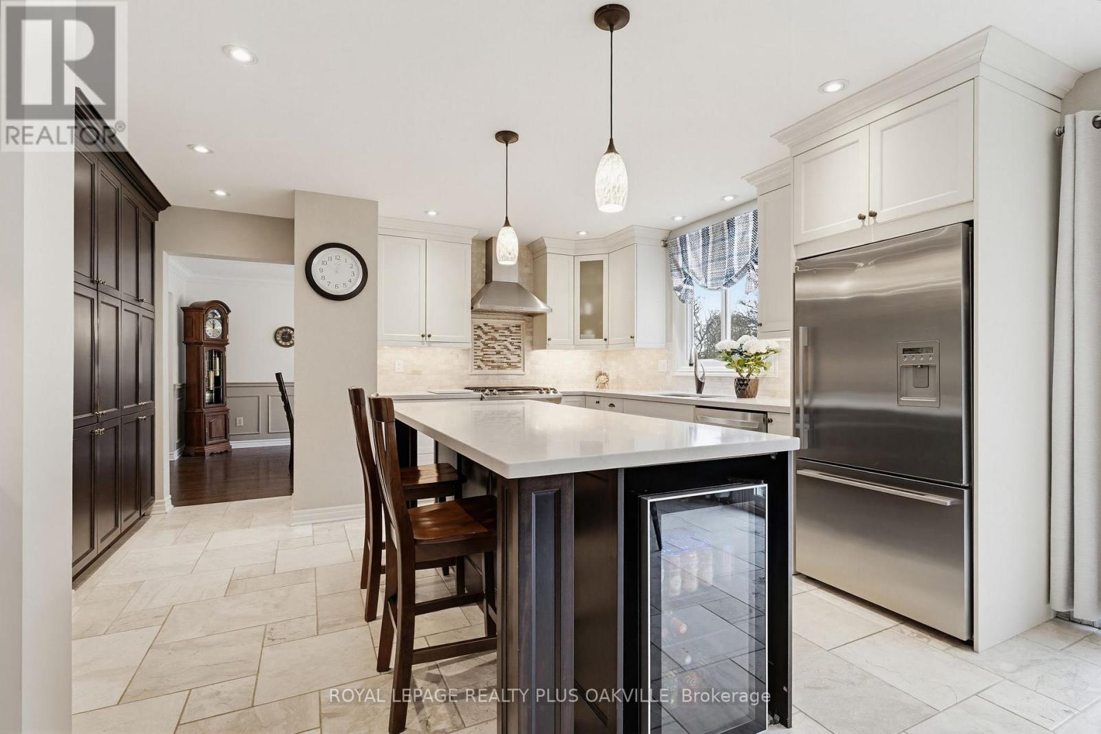 Detached at 67 HONEYSUCKLE CRESCENT, Hamilton