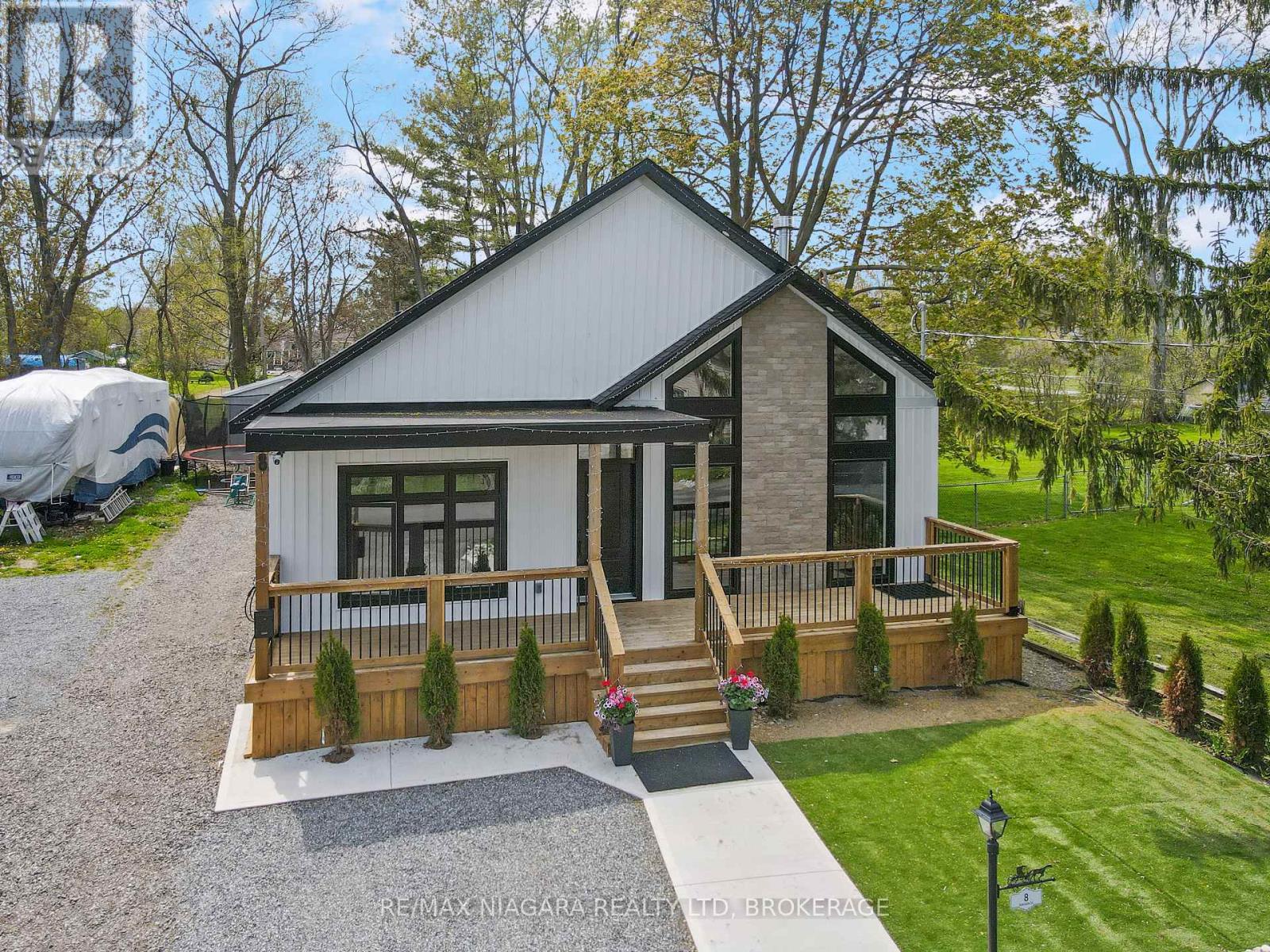 Detached at 8 ADELAIDE STREET, Fort Erie (Lakeshore)