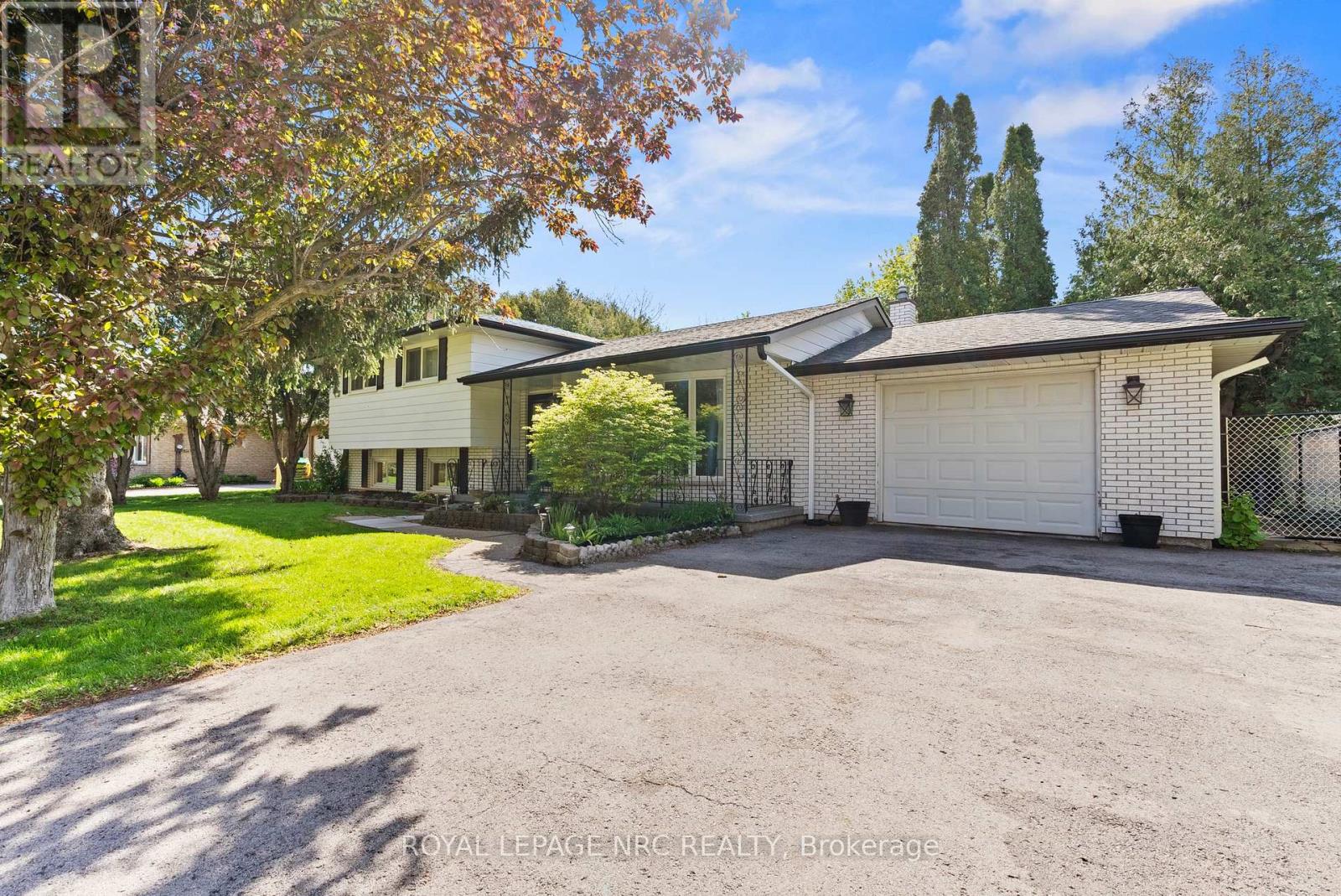 Detached at 21 UPPER CANADA DRIVE, Niagara-on-the-Lake (Town)