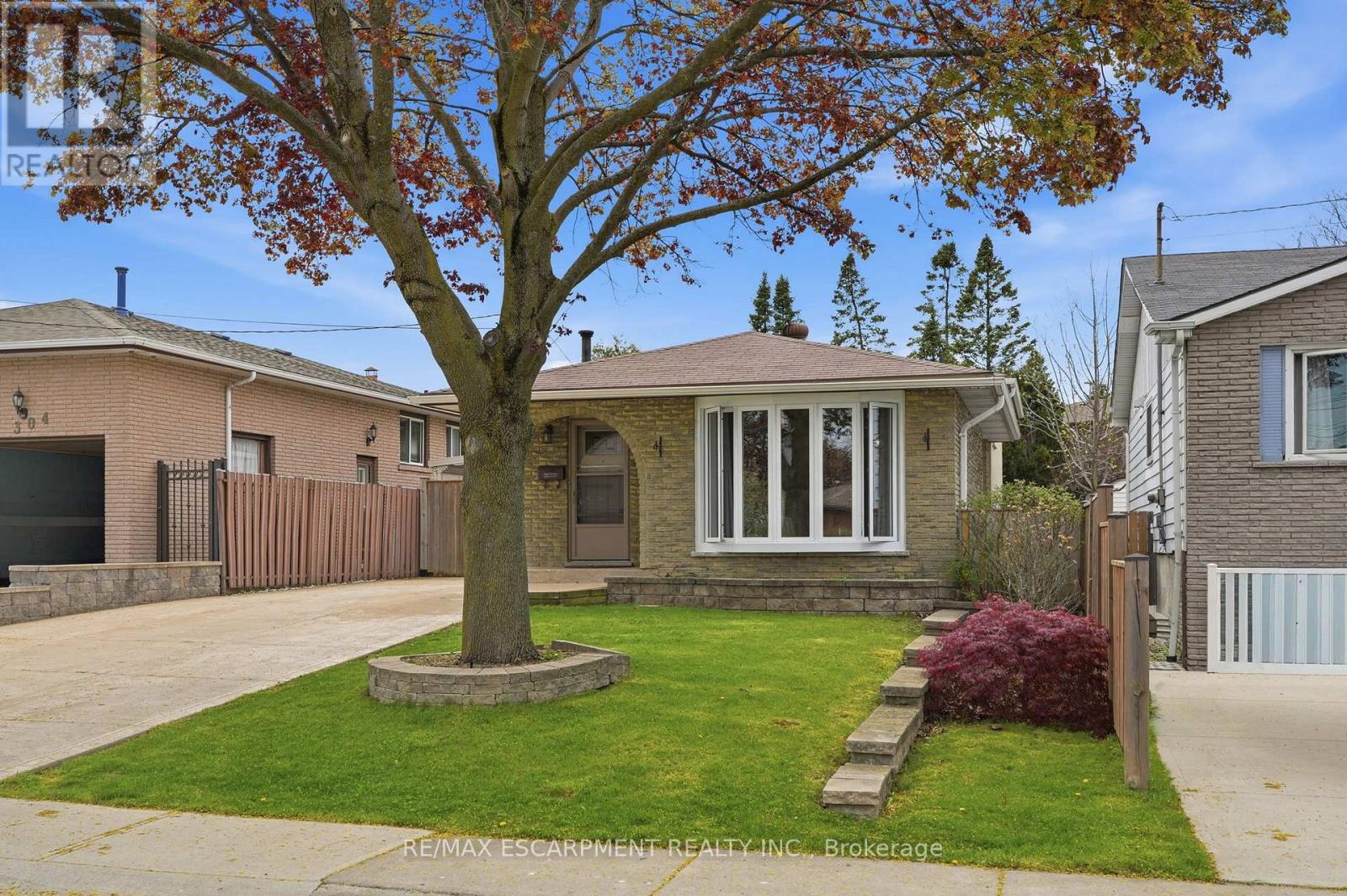 Detached at 300 EAGLEWOOD DRIVE, Hamilton (Eleanor)