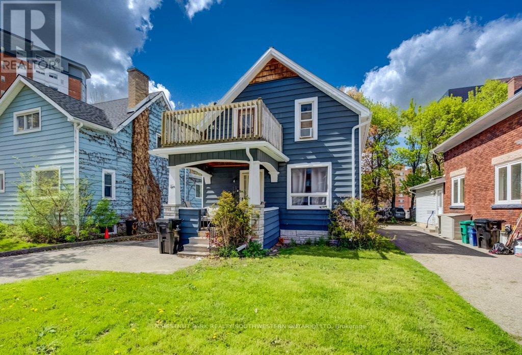 Detached at 10 MARSHALL STREET, Waterloo