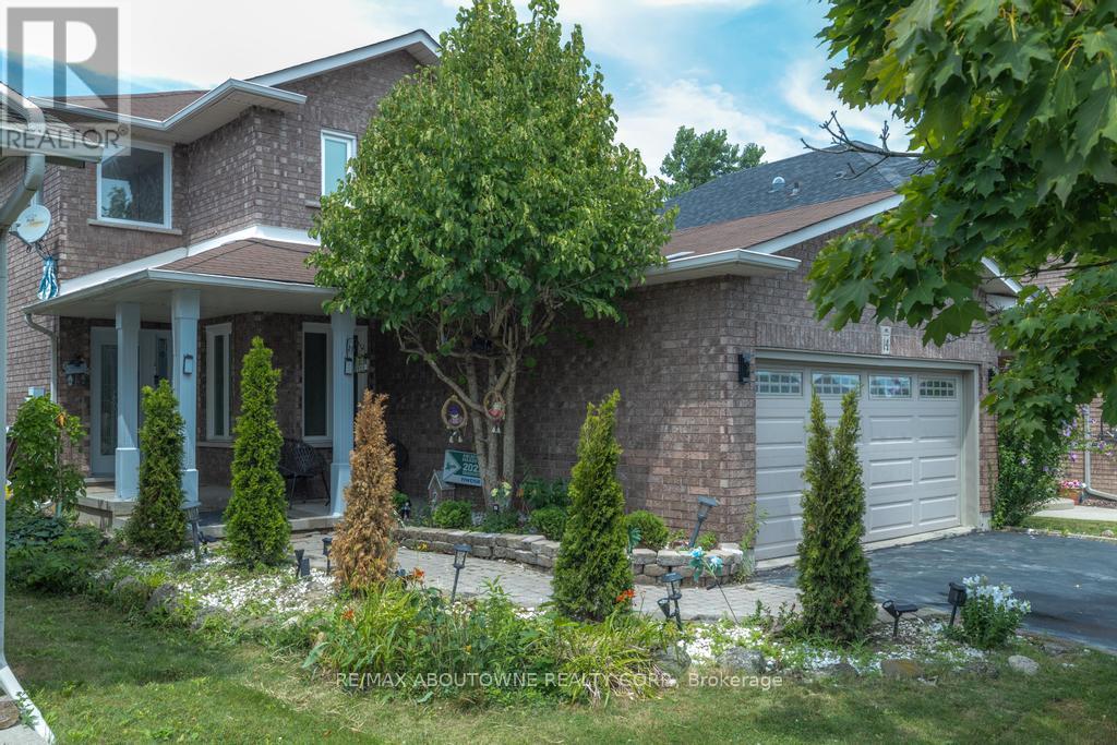Detached at 14 SABLE DRIVE, Hamilton (Meadowlands)