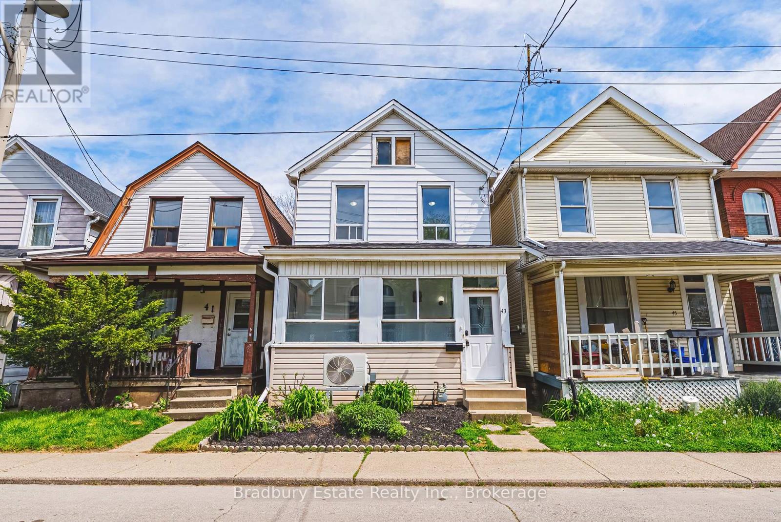 Detached at 43 HARVEY STREET, Hamilton (Gibson)