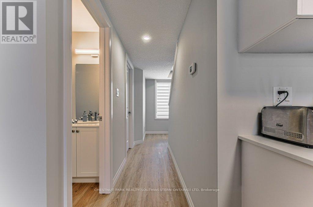 Townhouse at B11 - 410 NORTHFIELD DRIVE, Waterloo