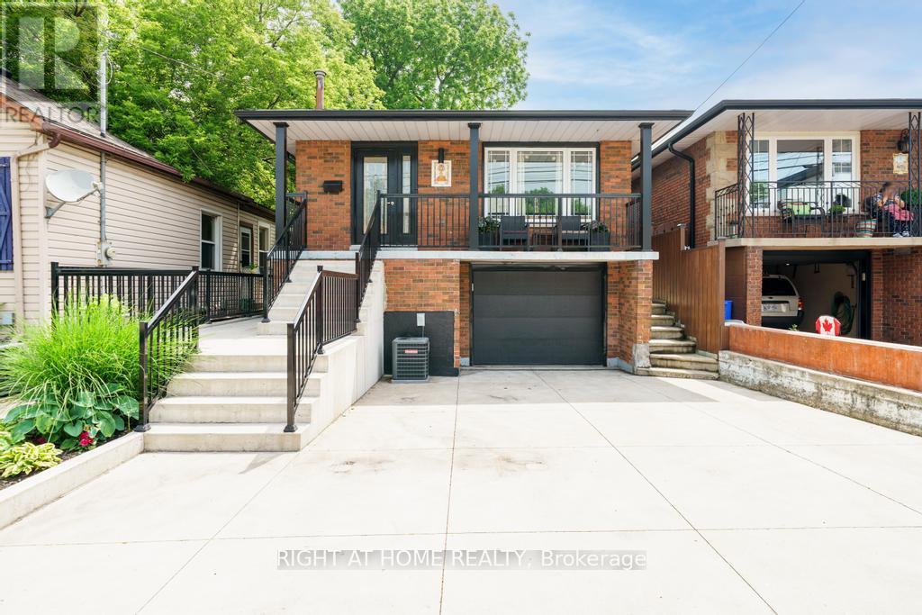 Detached at 494 FERGUSON AVENUE N, Hamilton (North End)