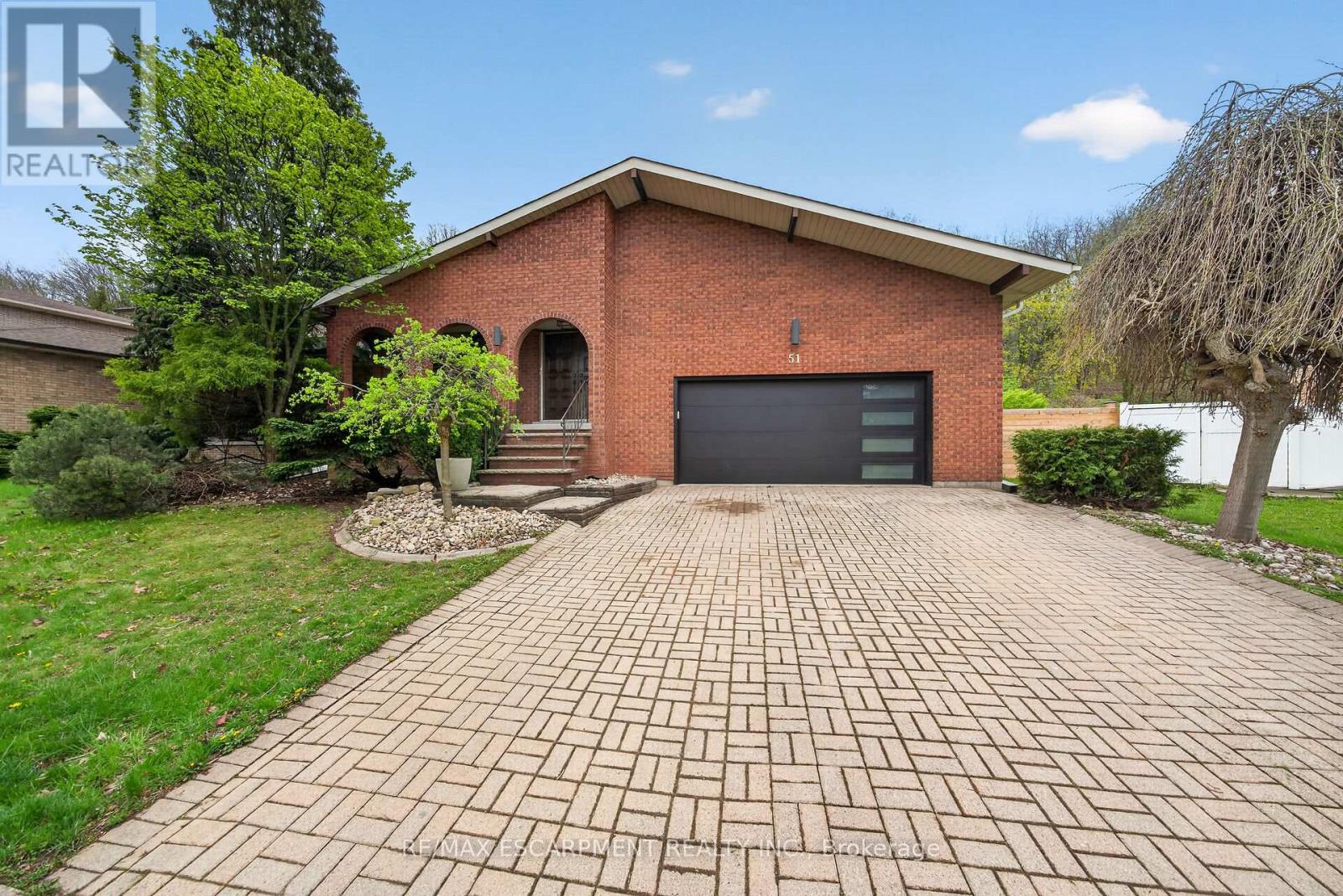 Detached at 51 PRESIDENT DRIVE, Hamilton (Stoney Creek)