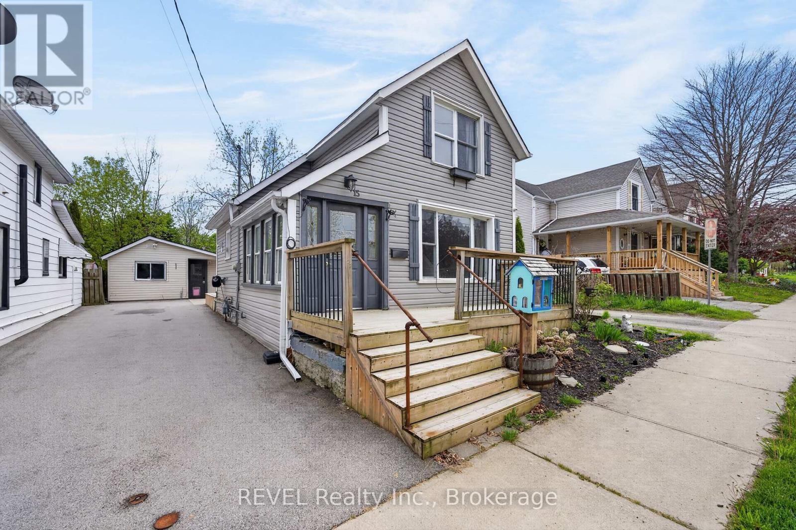 Detached at 15 PHIPPS STREET, Fort Erie (Central)