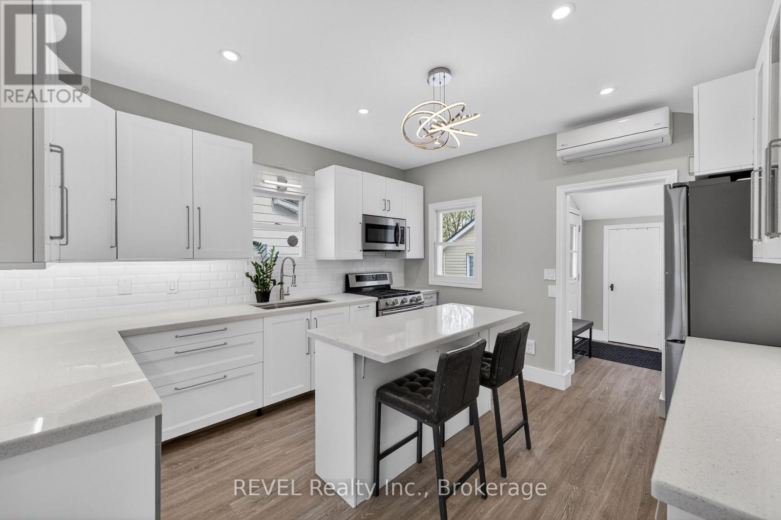 Detached at 15 PHIPPS STREET, Fort Erie