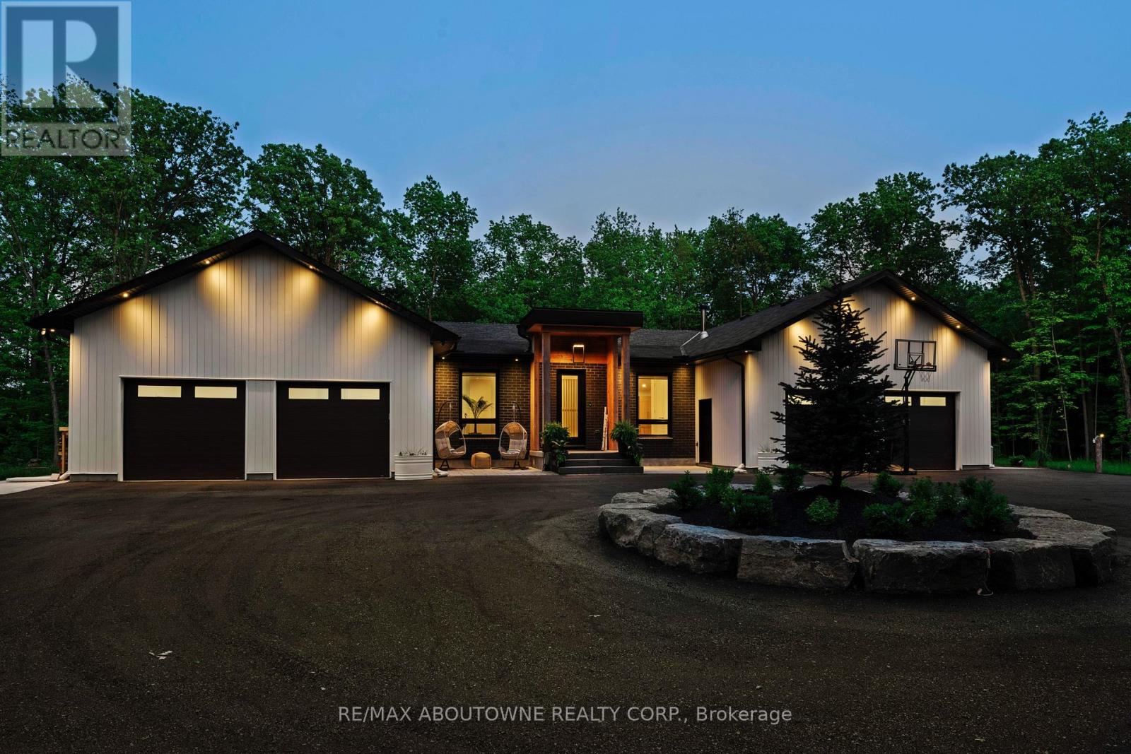 Detached at 295 ALLEN ROAD, Grimsby (Grimsby Escarpment)