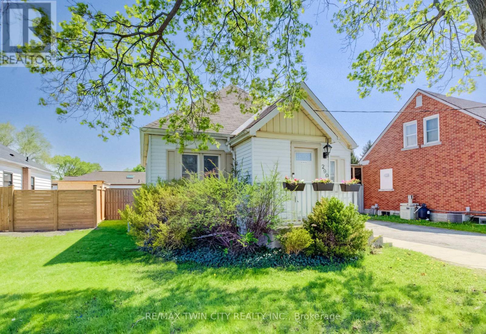 Detached at 290 LANCASTER STREET W, Kitchener