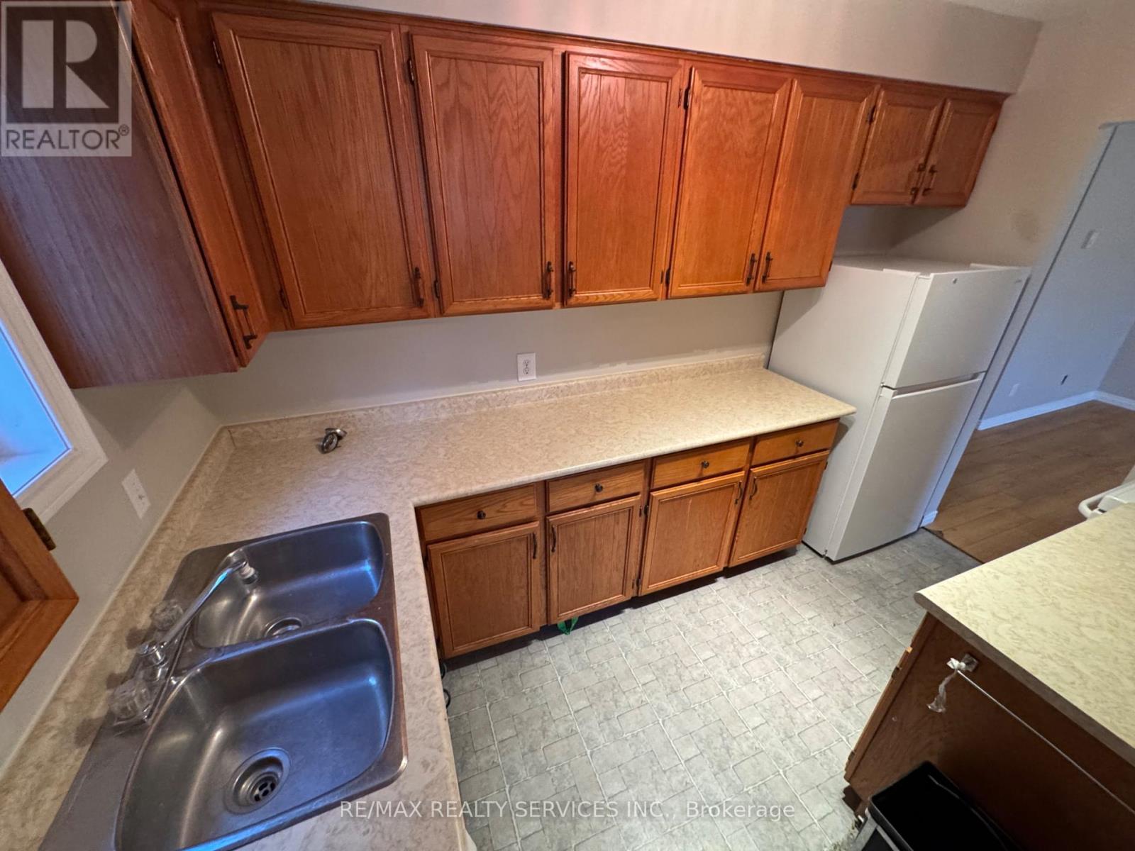 Multiplex at 213 SARAH COURT, Shelburne