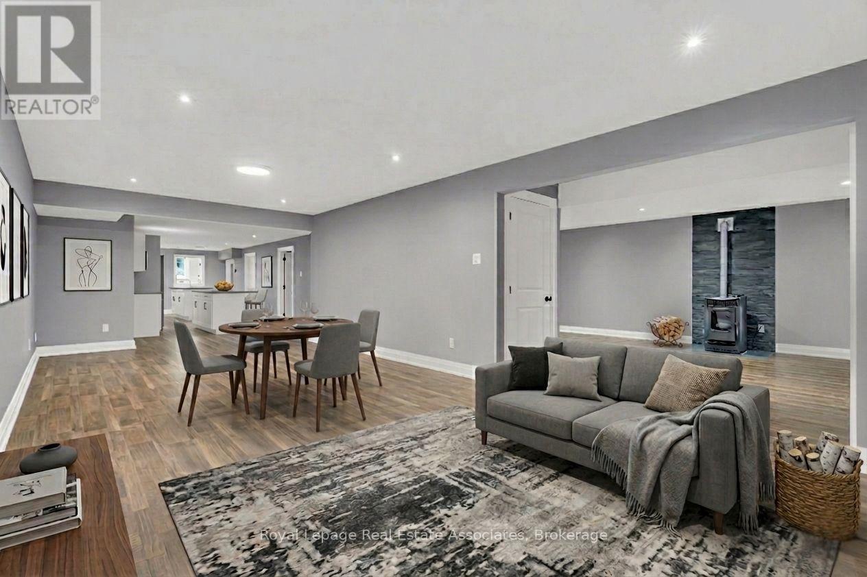 Detached at 5594 FIRST LINE, Erin