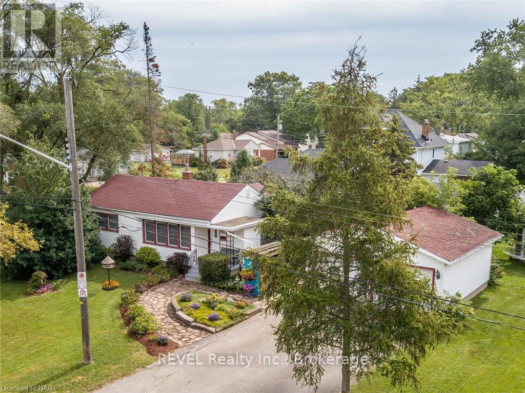 Detached at 7962 BOOTH STREET, Niagara Falls (Ascot)