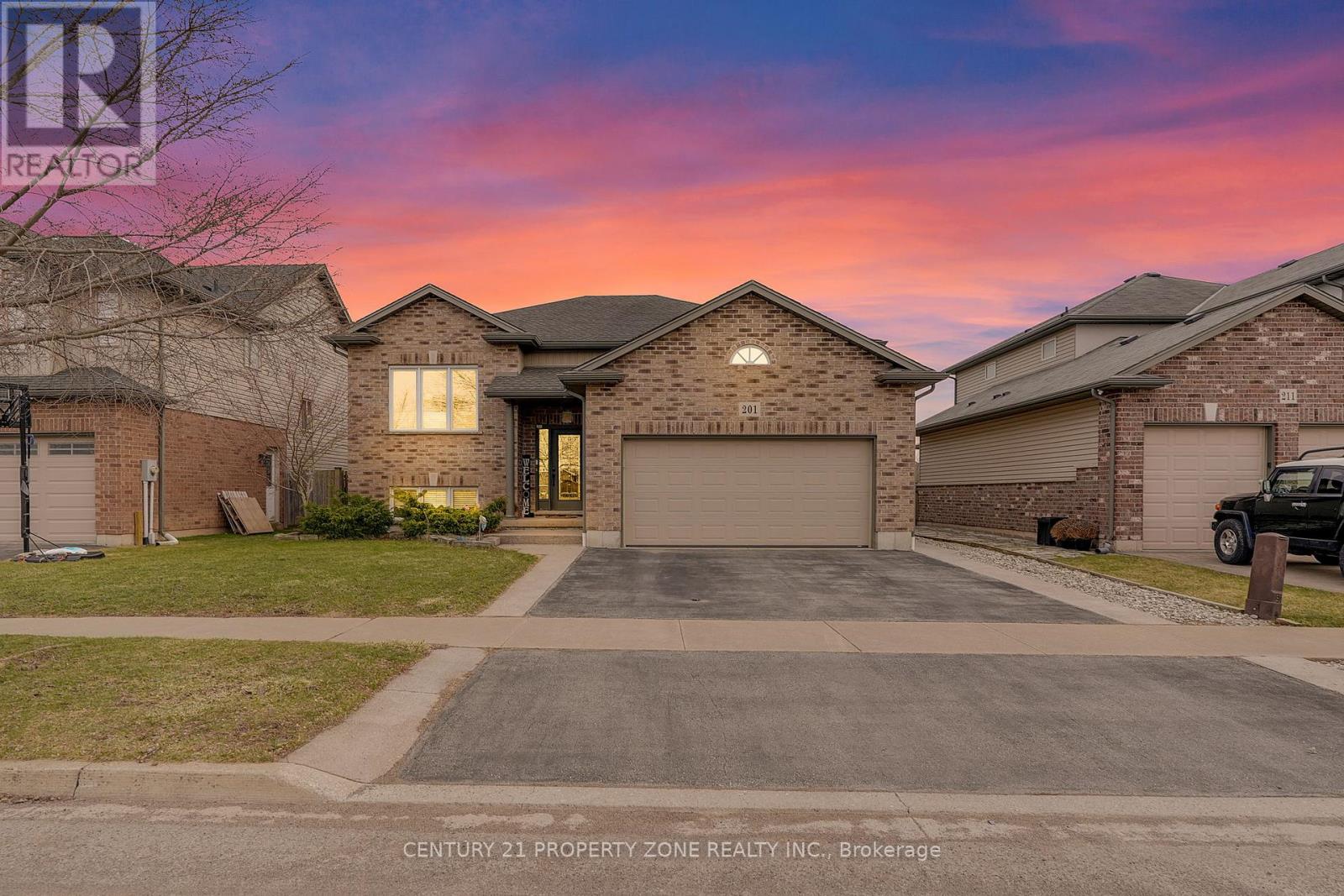 Detached at 201 GAISER ROAD, Welland (Coyle Creek)