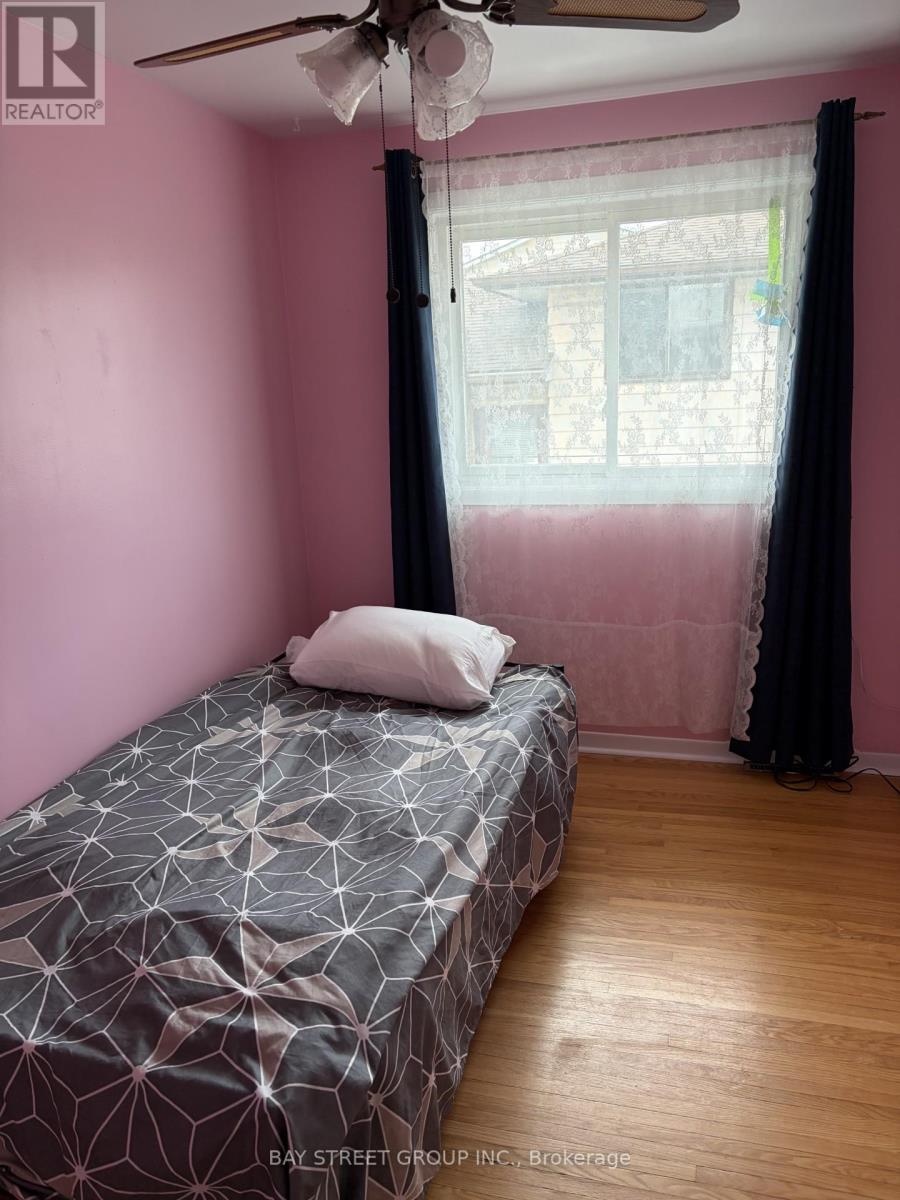 Semi-Detached/Link at 65 SAINT ANDREWS AVENUE, Welland