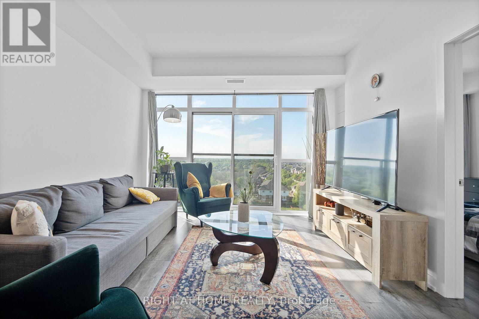 Apartment at 804 - 450 DUNDAS STREET E, Hamilton