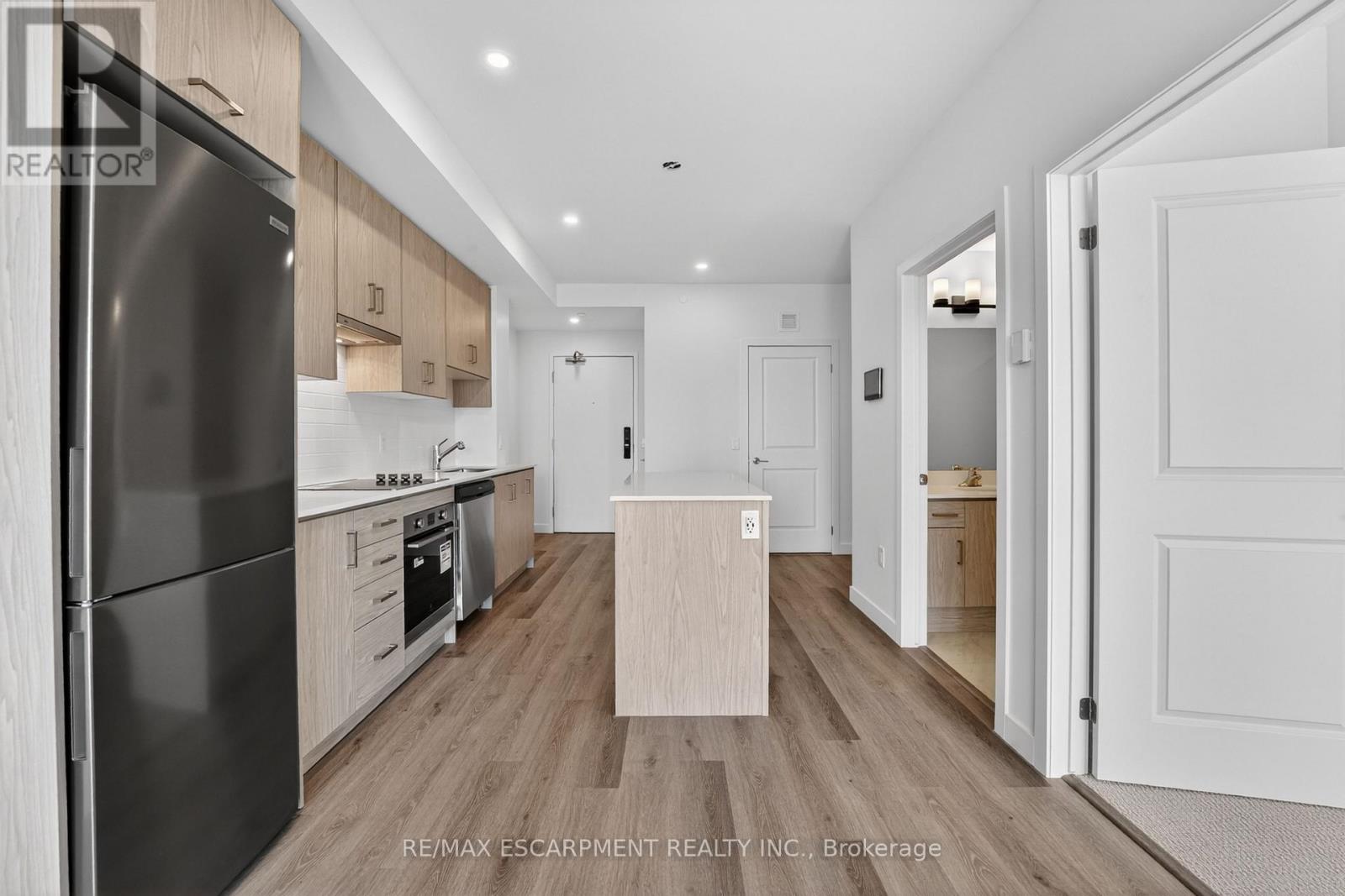 Apartment at 901 - 461 GREEN ROAD, Hamilton