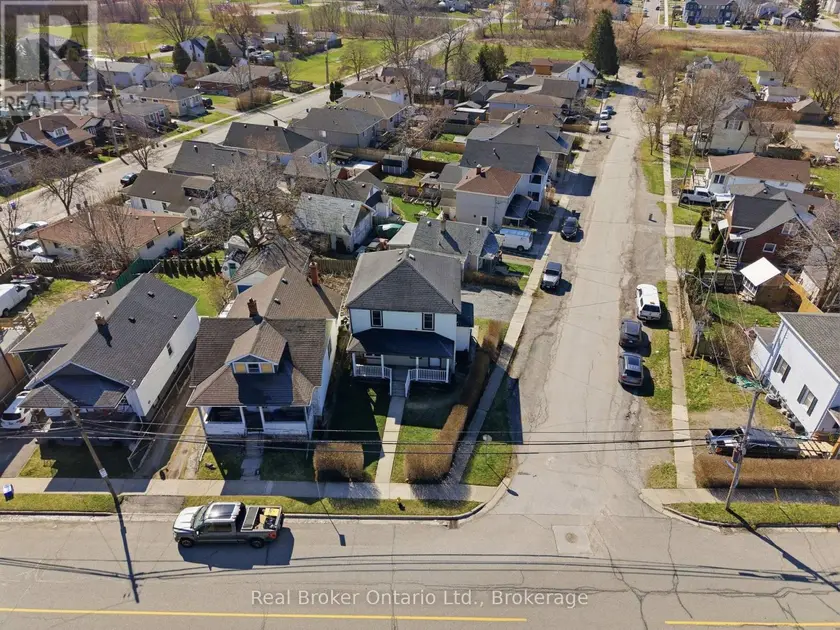 Detached at 154 NIAGARA FALLS ROAD, Thorold