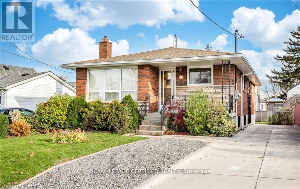 Detached at MAIN - 197 CRAIGROYSTON ROAD, Hamilton (Bartonville)