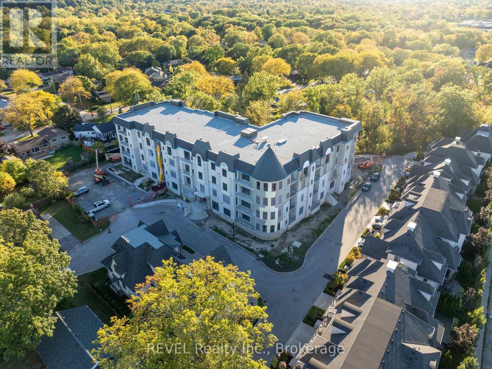 Apartment at 209 - 2 ARBOURVALE COMMON, St. Catharines (Glendale/Glenridge)