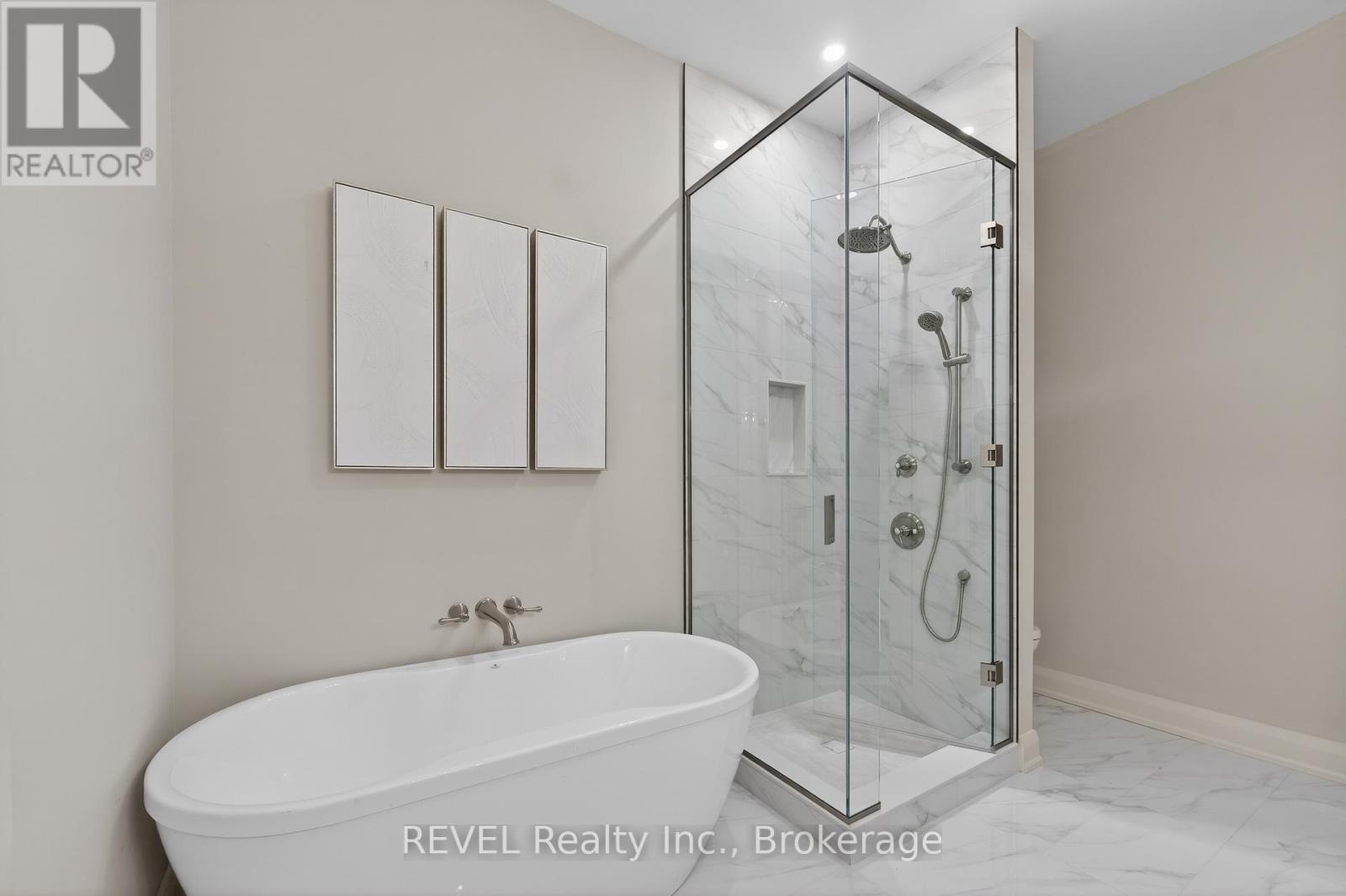 Apartment at 209 - 2 ARBOURVALE COMMON, St. Catharines