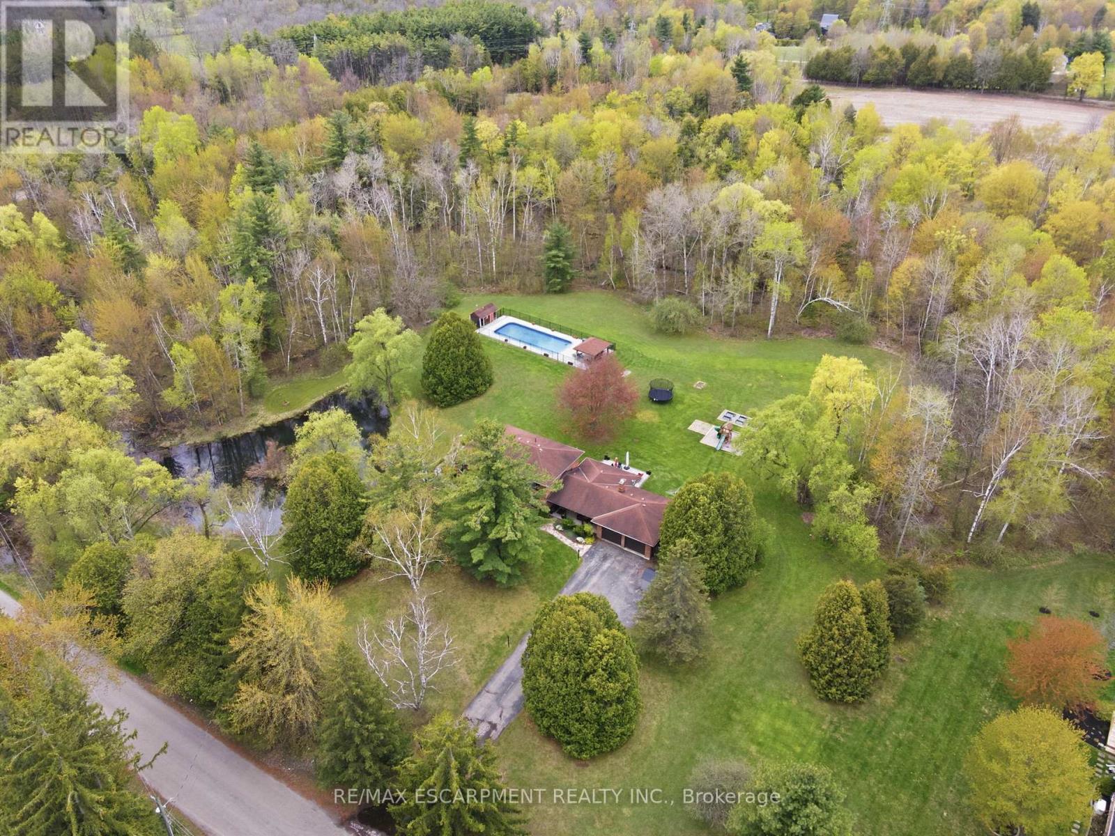 Detached at 3918 MADDAUGH ROAD, Puslinch