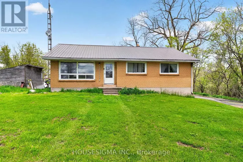 Detached at 2418-2420 RUTLEDGE ROAD, Frontenac