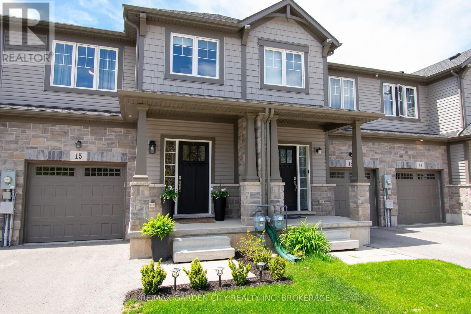 Townhouse at 15 LYMBURNER STREET, Pelham (Fonthill)