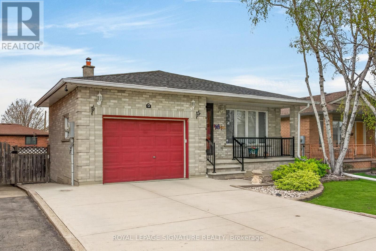 Detached at 14 PRESIDIO DRIVE, Hamilton (Eleanor)