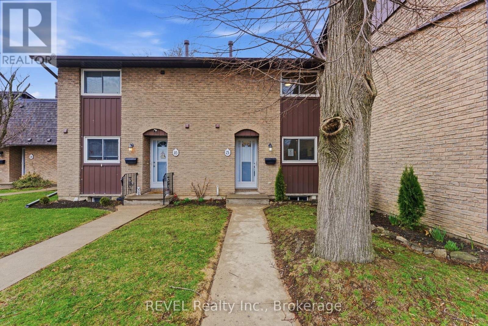 Townhouse at 15 - 151 LINWELL ROAD, St. Catharines (Lakeport)
