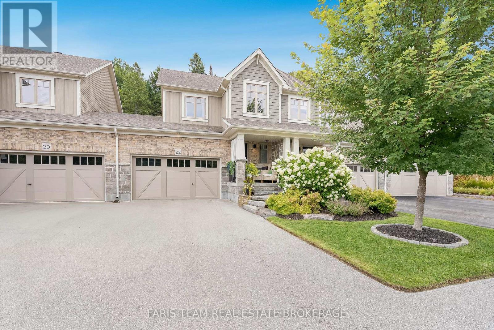 Townhouse at 22 SPALDING CRESCENT, Huntsville (Chaffey)
