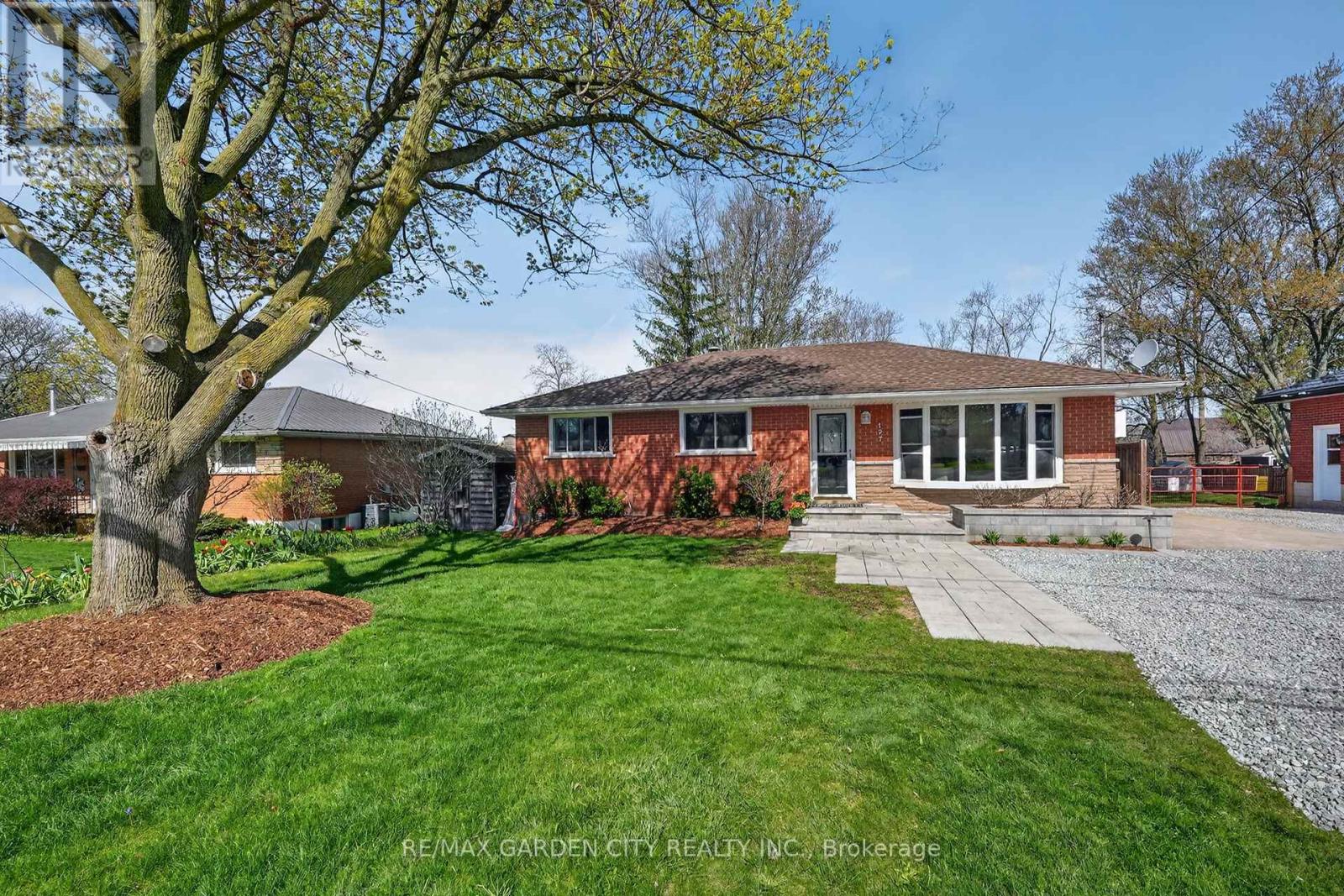 Detached at 127 AYR STREET, Haldimand