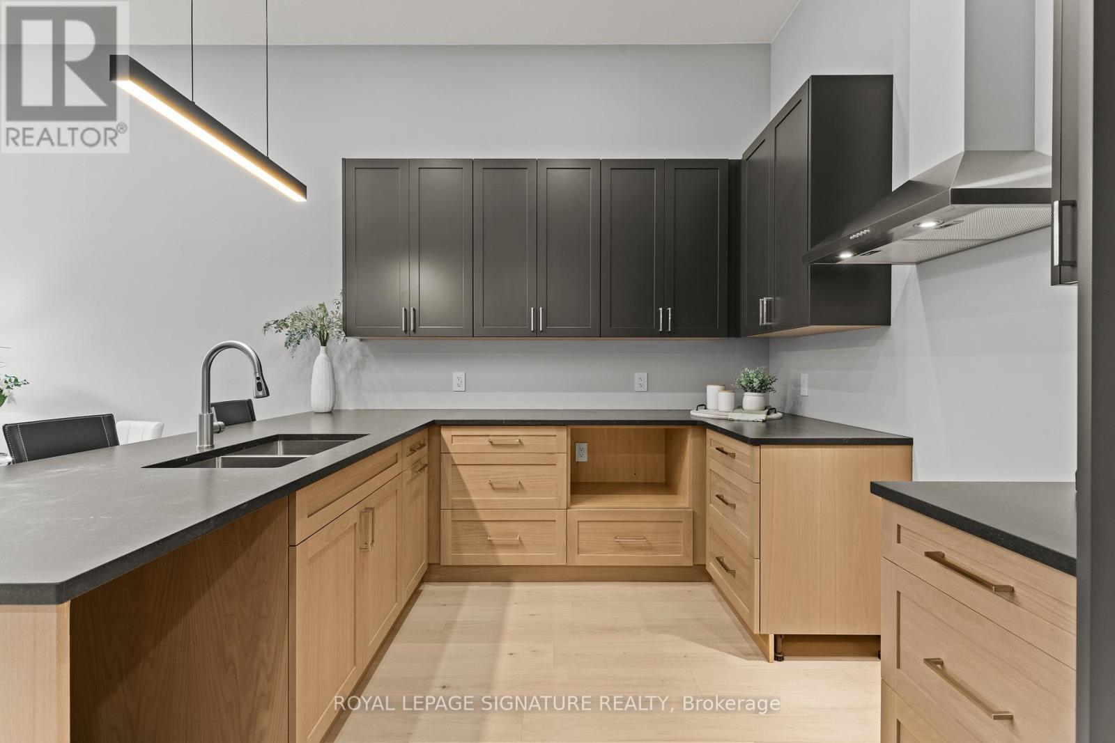 Semi-Detached/Link at 141 KING EDWARD STREET, Brant