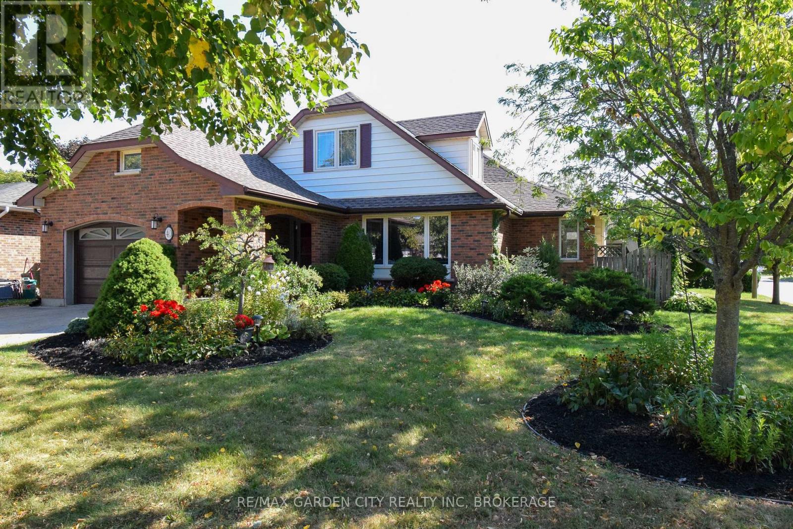 Detached at 40 BELAIR DRIVE, St. Catharines (Port Dalhousie)