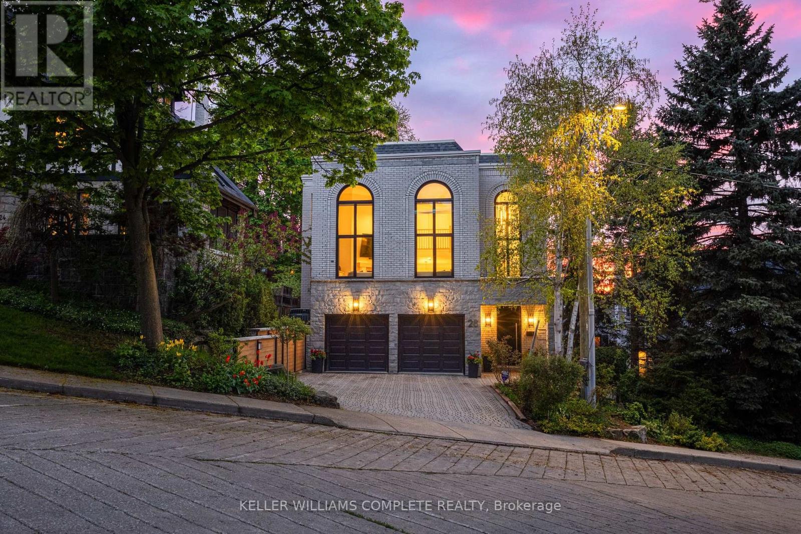 Detached at 28 UNDERCLIFFE AVENUE, Hamilton (Durand)