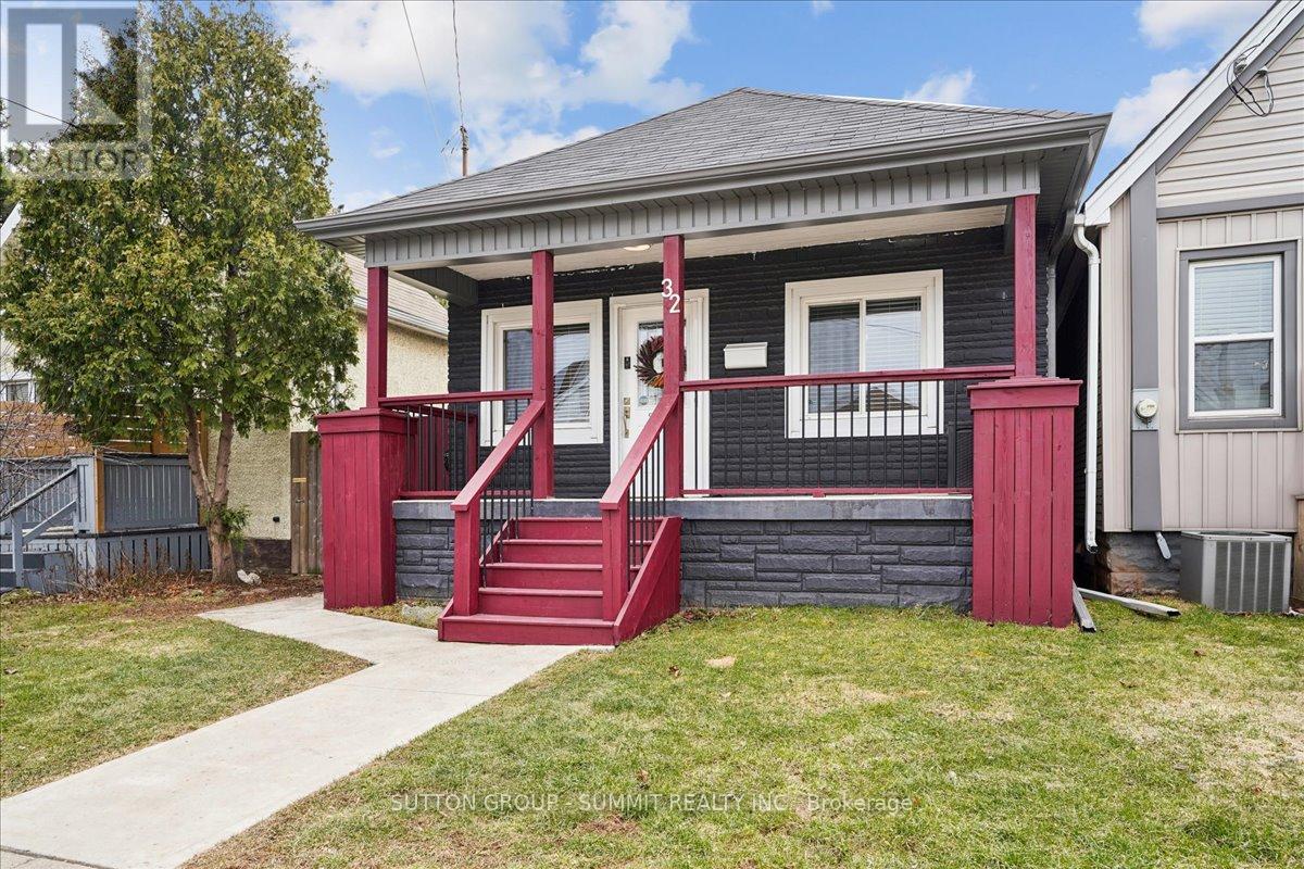Detached at 32 ALLAN AVENUE, Hamilton (Homeside)