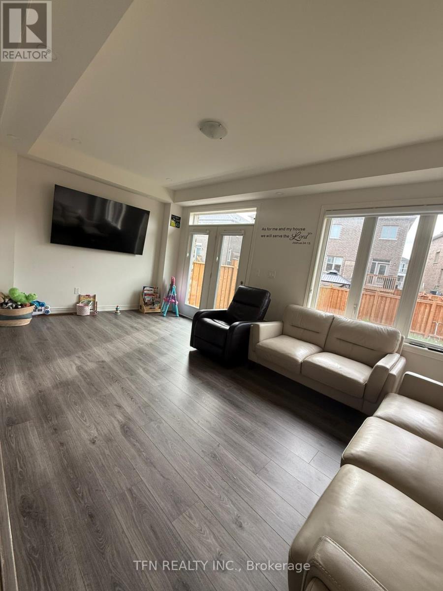 Semi-Detached/Link at 267 GREAT FALLS BOULEVARD, Hamilton