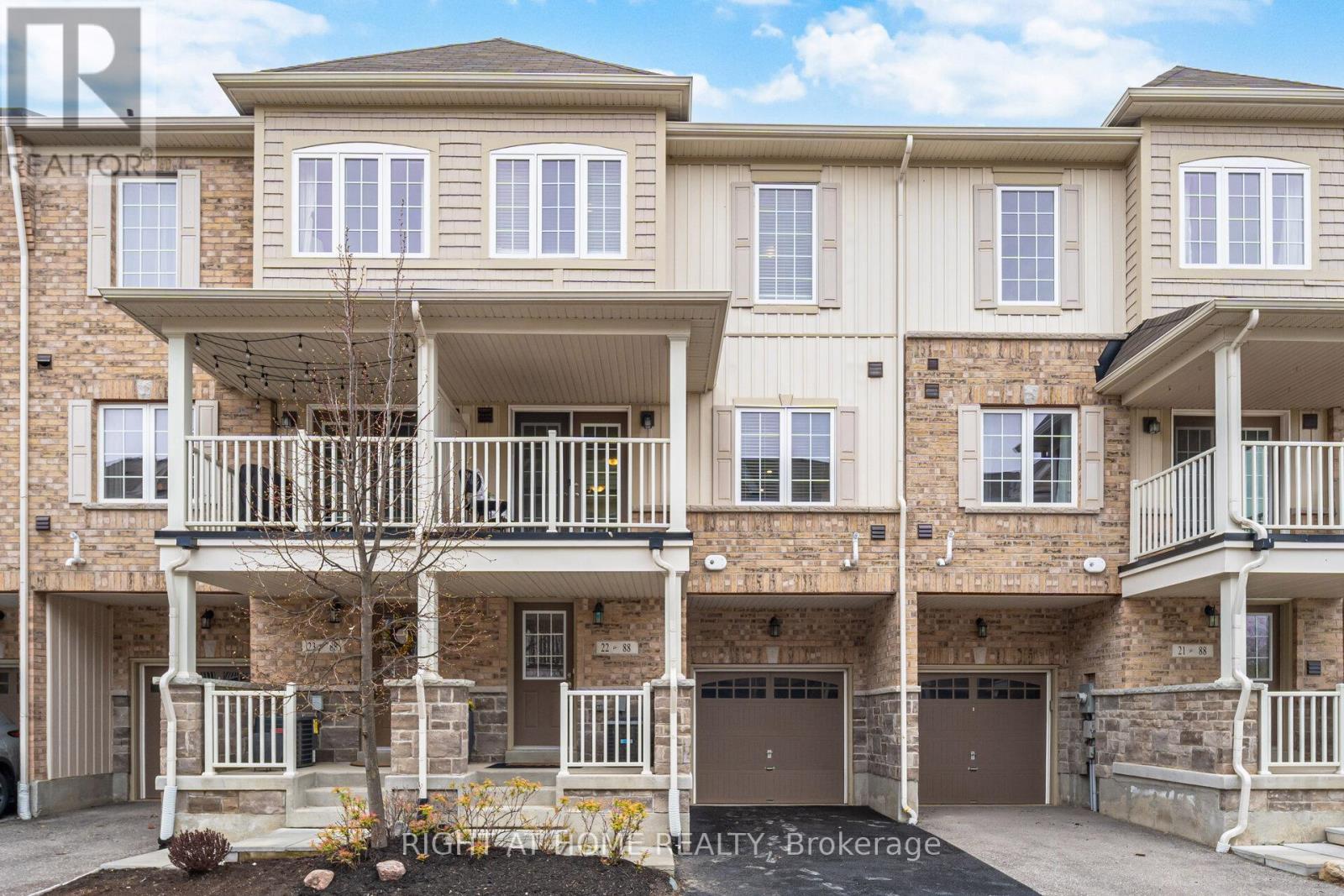 Townhouse at 22 - 88 DECORSO DRIVE, Guelph (Kortright East)