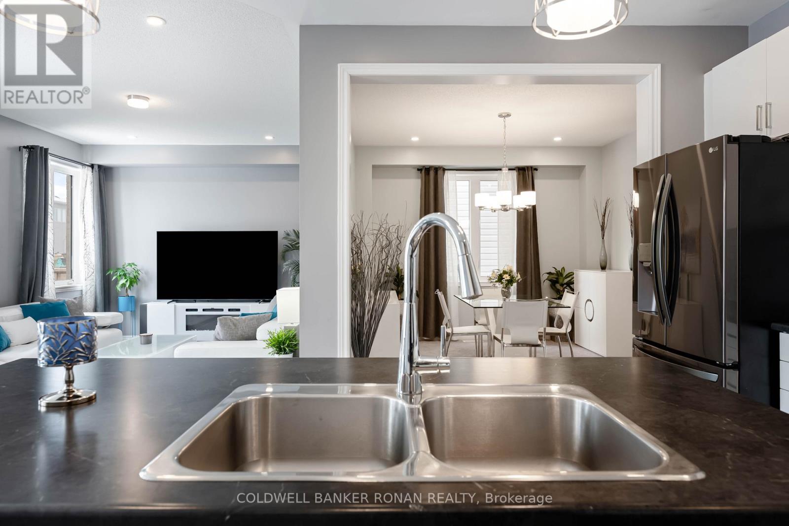 Detached at 71 HARPIN WAY W, Centre Wellington