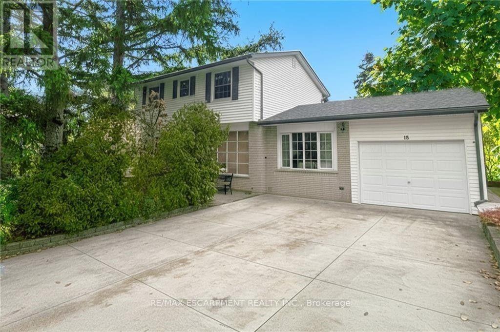 Detached at 18 JASPER DRIVE, Hamilton (Stoney Creek)