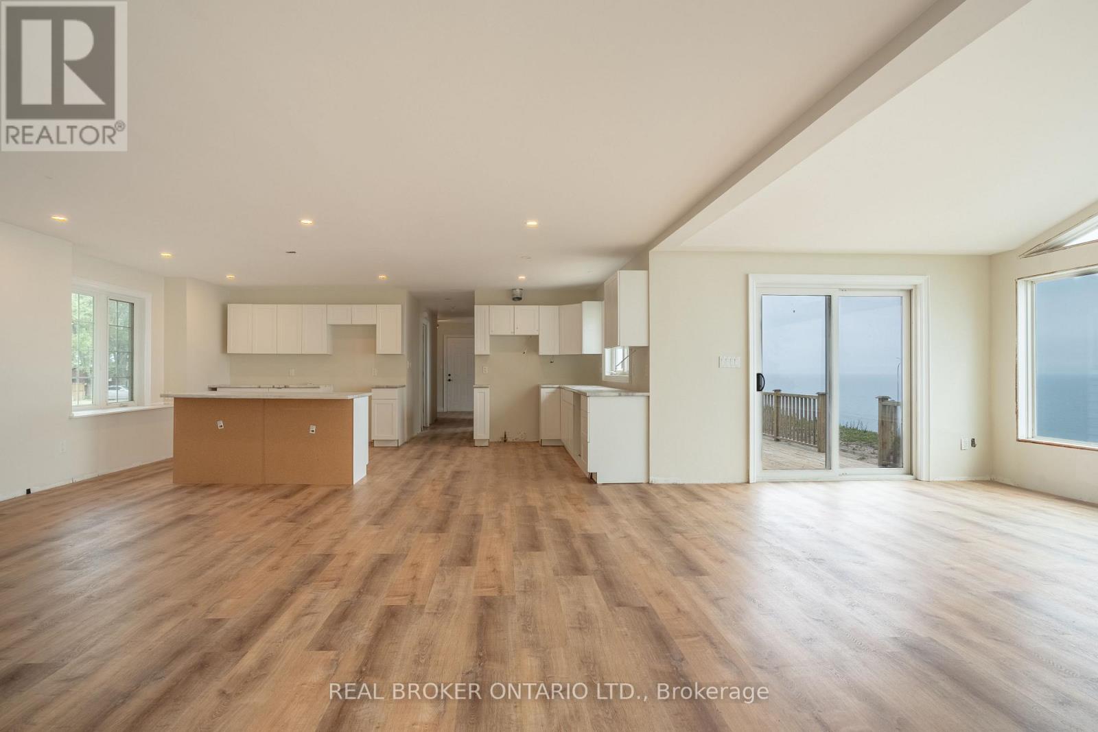 Detached at 21 VILLELLA ROAD, Haldimand