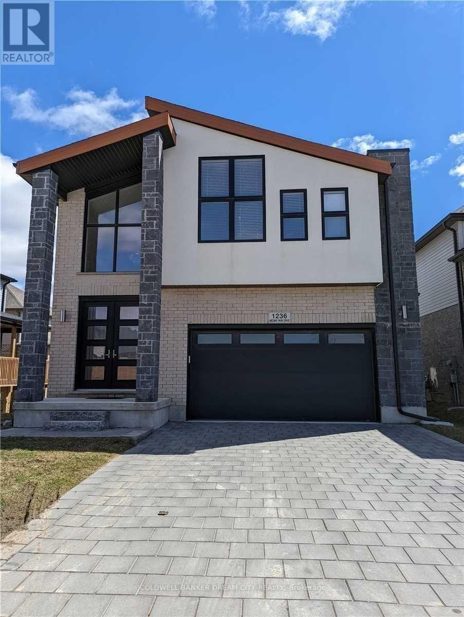 Detached at 1236 MEDWAY PARK DRIVE, London North (North S)