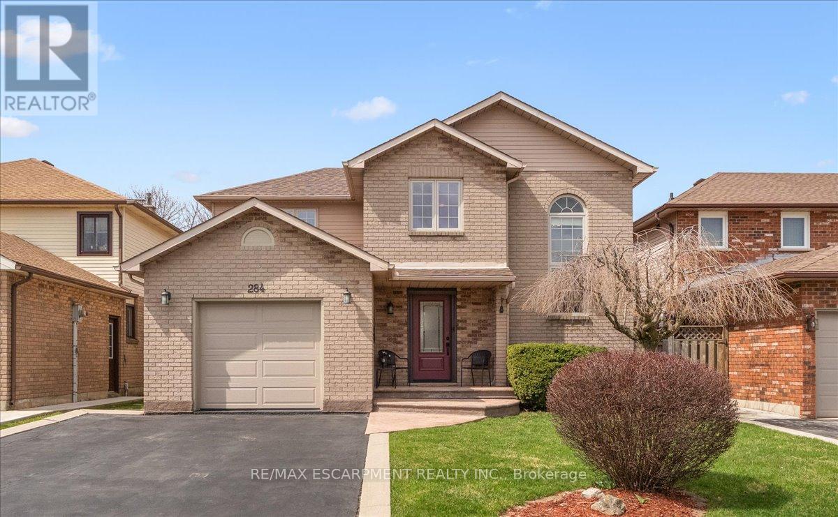 Detached at 284 DELANCEY BOULEVARD, Hamilton (Barnstown)