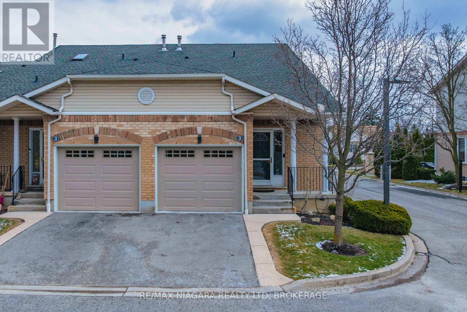 Townhouse at 3 - 53 BUNTING ROAD, St. Catharines (Secord Woods)
