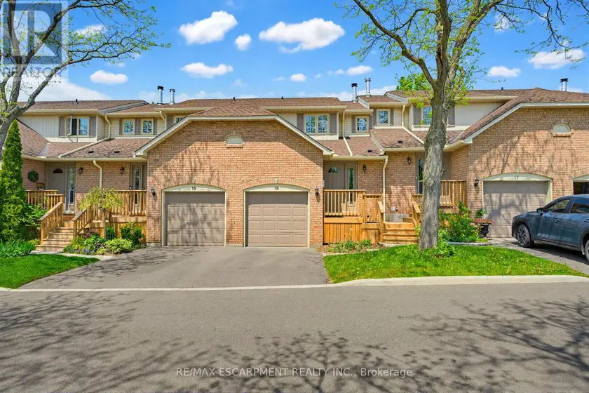 Townhouse at 16 - 79 BRAEHEID AVENUE, Hamilton
