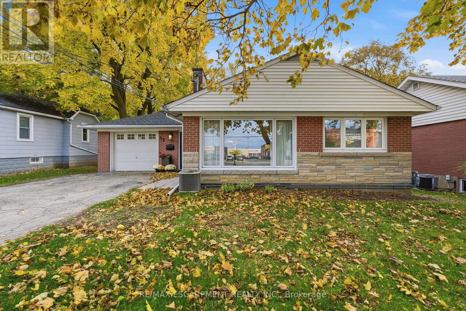 Detached at 53 LIVINGSTON AVENUE, Grimsby (Grimsby West)